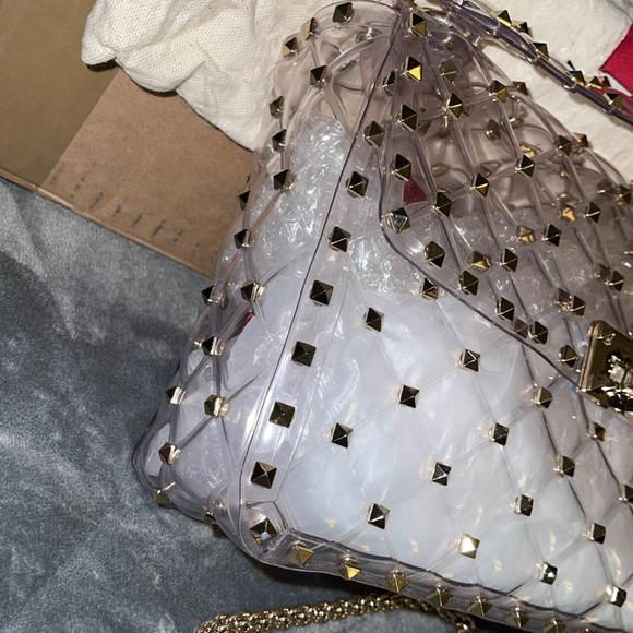 Preloved Garavani Valentino pvc rock studd hand bag pristine cond has dust bag - Picture 6 of 11